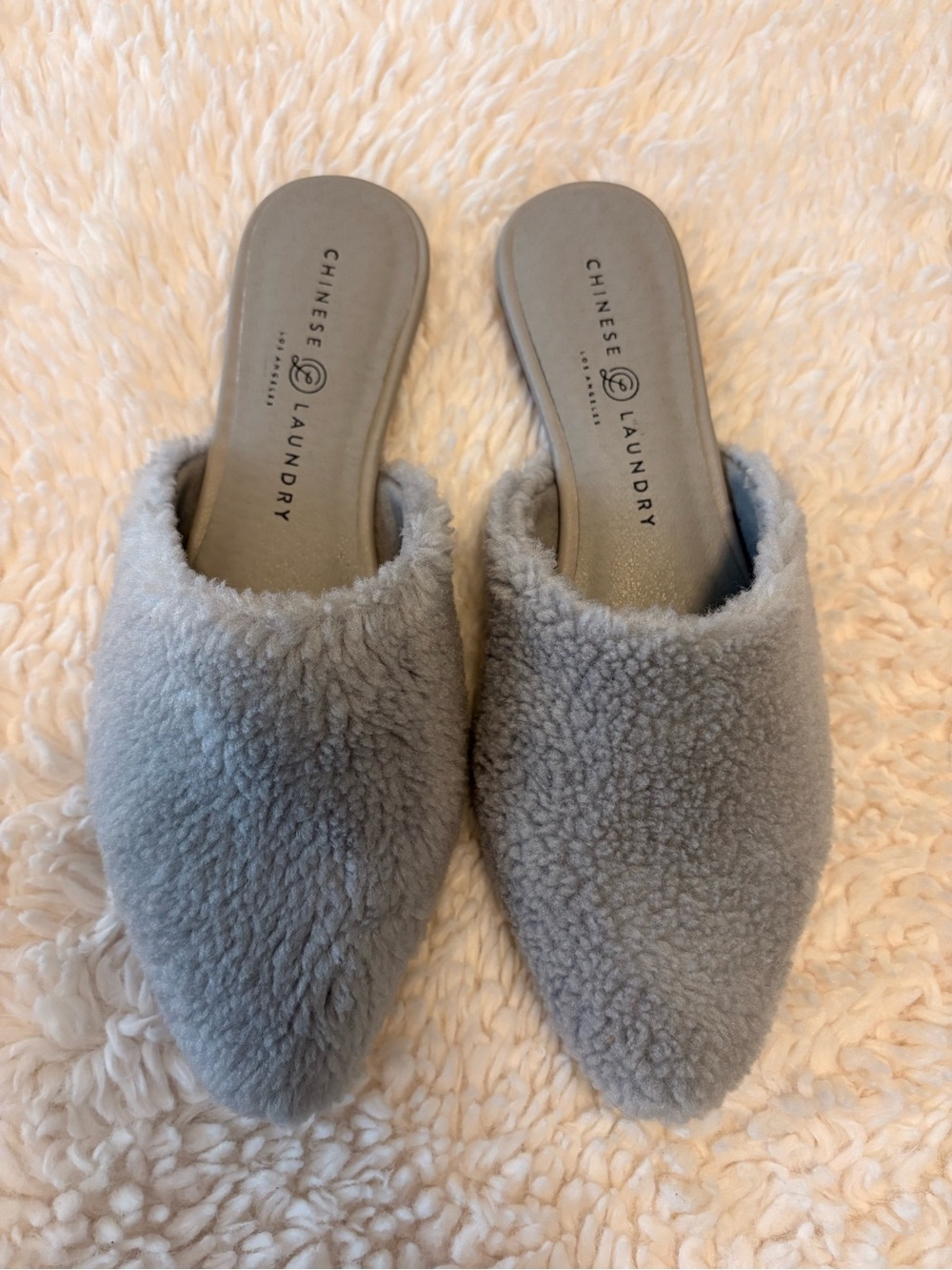 NEW Chinese Laundry Easton Gray Faux Shearling Pointed Toe Mule Flats Size 6